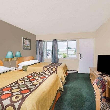 Super 8 By Wyndham Quesnel Bc Ξενοδοχείο Εξωτερικό φωτογραφία