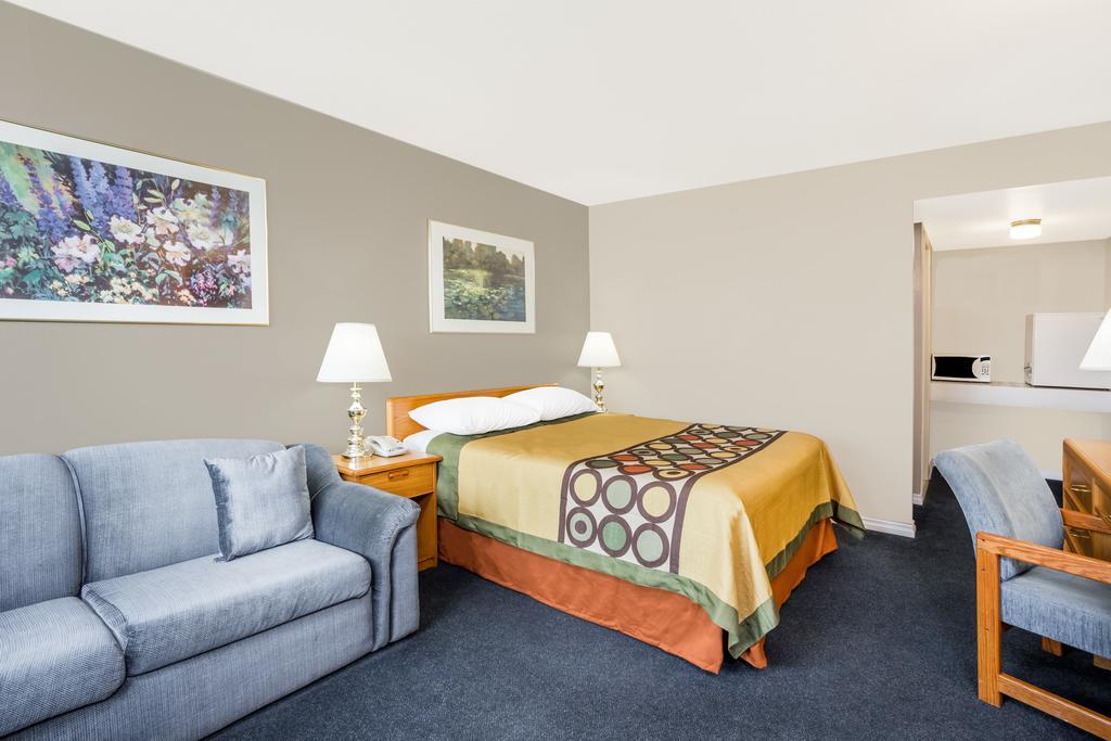 Super 8 By Wyndham Quesnel Bc Ξενοδοχείο Εξωτερικό φωτογραφία